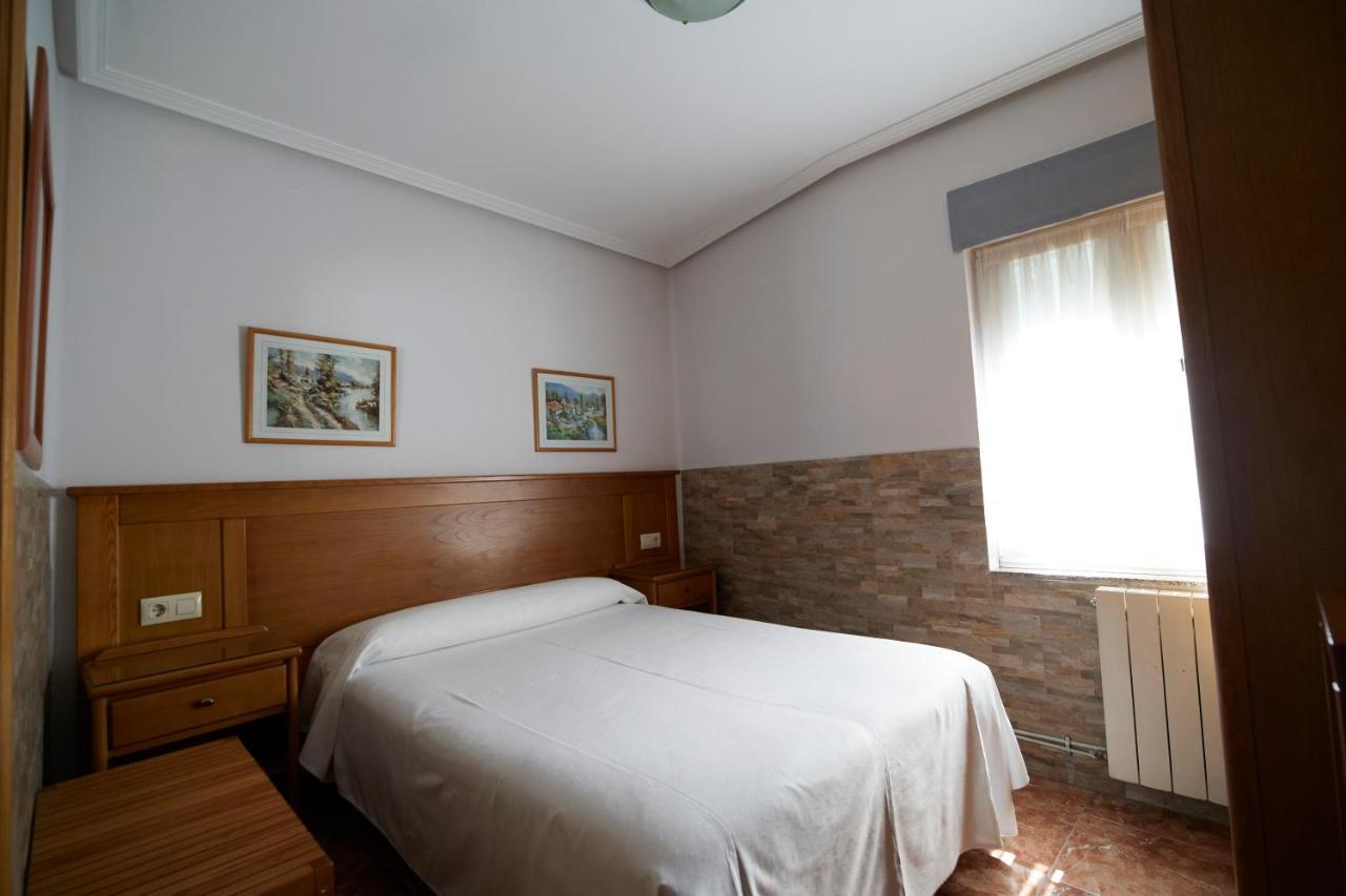 Pensión Serafín Avilés Exterior foto